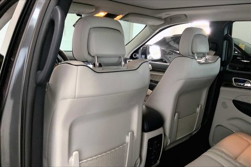 Used 2019 Jeep Grand Cherokee Summit image 11