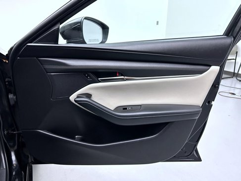 Used 2019 MAZDA MAZDA3 Sedan image 16