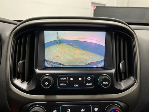 Used 2015 Chevrolet Colorado Z71 image 9