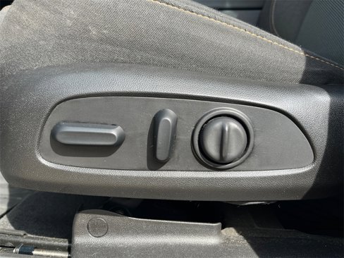 Used 2018 Chevrolet Traverse LT image 18