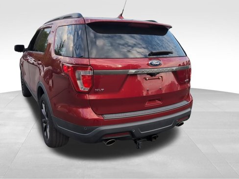 Used 2019 Ford Explorer XLT w/ Equipment Group 202A image 6