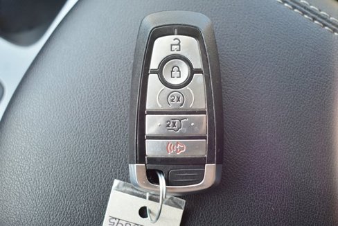 Used 2022 Ford Edge Titanium image 32