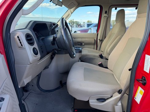 Used 2014 Ford E-350 and Econoline 350 XLT image 2