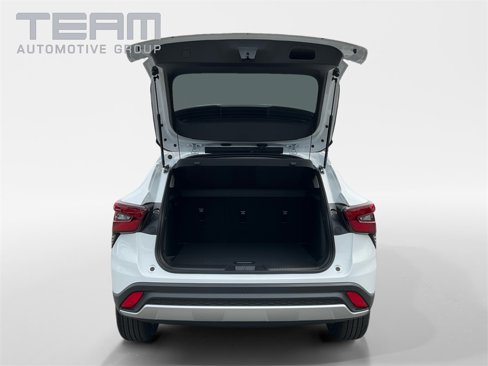 New 2026 Chevrolet Trax LT w/ Driver Confidence Package image 13