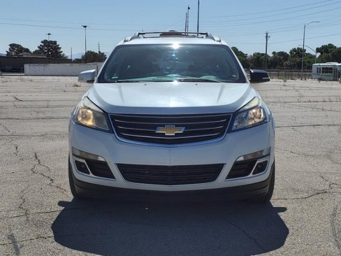 Used 2017 Chevrolet Traverse LT image 3