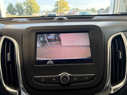 Used 2021 Chevrolet Equinox LT image 18