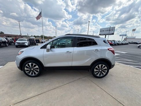 Used 2022 Buick Encore Preferred image 3