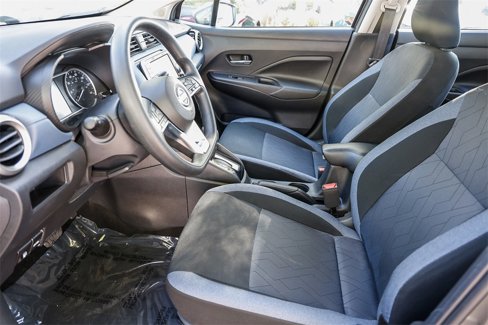 Used 2025 Nissan Versa SV image 18