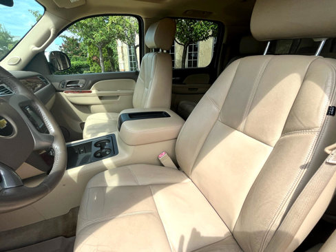 Used 2014 Chevrolet Suburban LT image 38