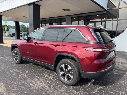 Used 2023 Jeep Grand Cherokee 4WD 4xe image 6