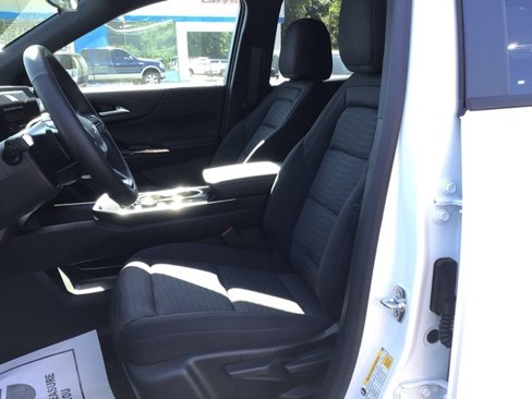 New 2026 Chevrolet Equinox LT w/ LPO, Floor Liner Package image 16