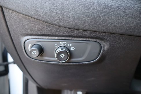 Used 2018 Chevrolet Equinox LT image 10
