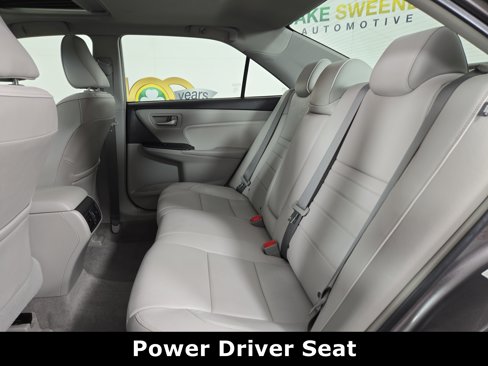 Used 2017 Toyota Camry XLE image 12