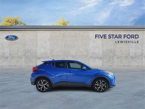 Used 2022 Toyota C-HR XLE image 9
