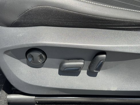 Certified 2022 Volkswagen Tiguan SE image 20