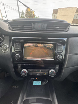 Used 2019 Nissan Rogue SV image 23