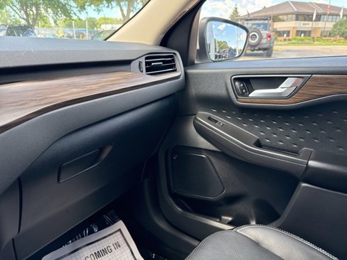 Certified 2020 Ford Escape Titanium image 22