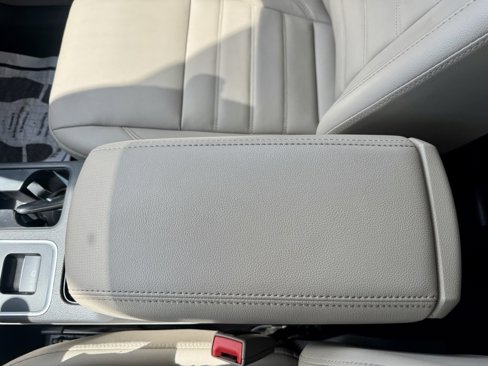 Used 2018 Ford Escape Titanium w/ Ford Safe & Smart Package image 34