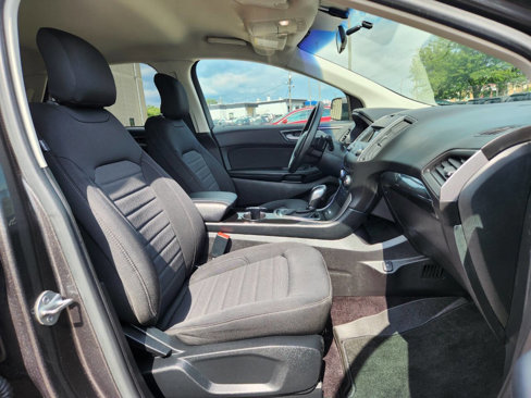 Used 2017 Ford Edge SE image 15