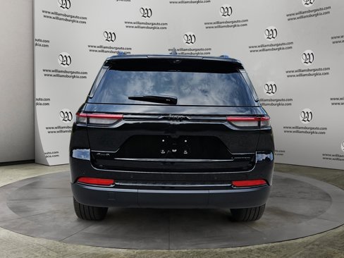 New 2025 Jeep Grand Cherokee Limited w/ Luxury Tech Group II image 4