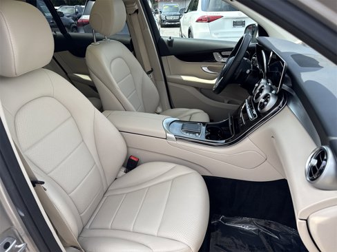Certified 2021 Mercedes-Benz GLC 300 image 28