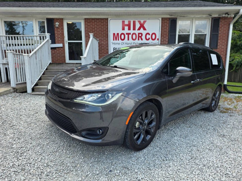 Used 2018 Chrysler Pacifica Limited w/ S Appearance Package image 1