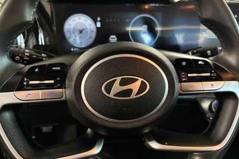 Used 2025 Hyundai Elantra SEL image 23