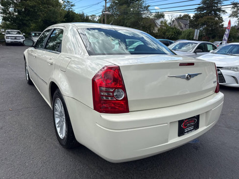 Used 2008 Chrysler 300 LX image 7