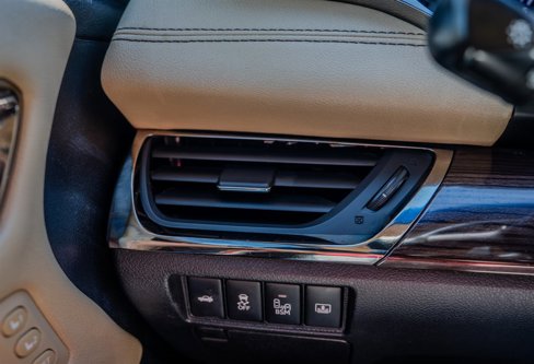 Used 2013 Toyota Avalon Limited image 18
