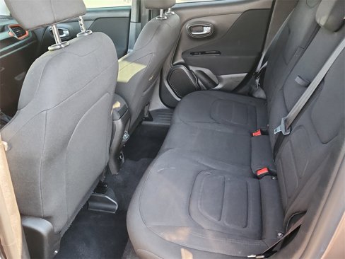Used 2020 Jeep Renegade Latitude image 10