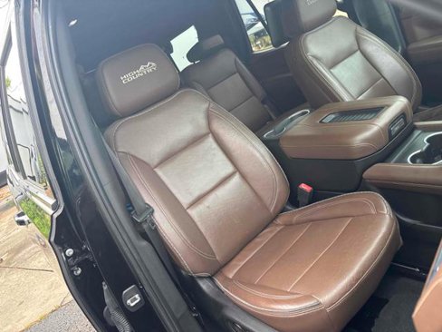 Used 2021 Chevrolet Tahoe High Country w/ Premium Package image 9