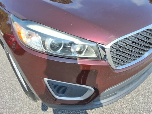 Used 2017 Kia Sorento LX image 11