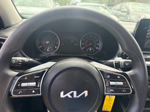 Used 2023 Kia Forte LXS w/ LXS Technology Package image 27