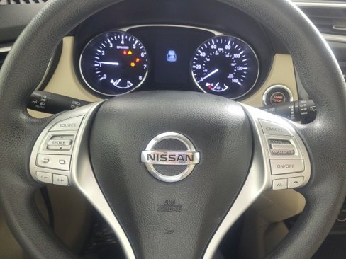Used 2016 Nissan Rogue SV w/ SV Moonroof Package image 27