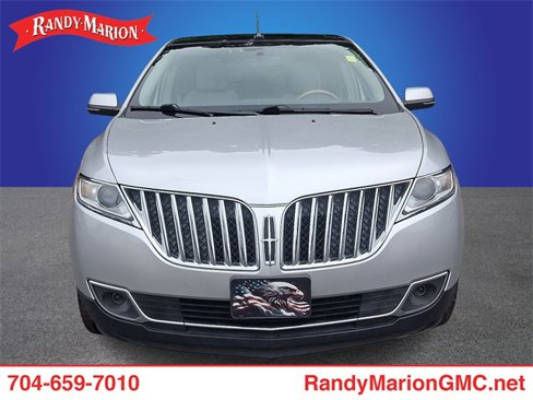 Used 2013 Lincoln MKX AWD image 2