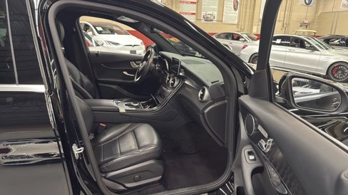 Used 2018 Mercedes-Benz GLC 300 w/ Premium Package image 13