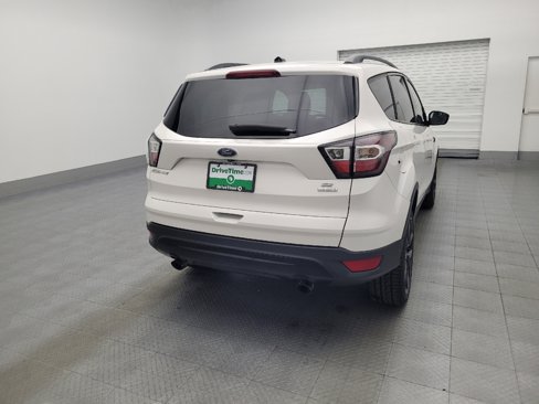 Used 2017 Ford Escape SE w/ SE Sport Appearance Package image 7
