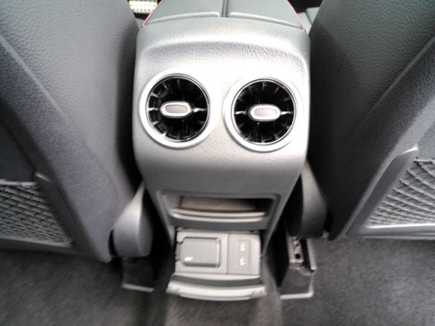 Certified 2024 Mercedes-Benz GLB 250 image 24