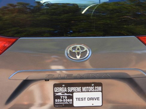 Used 2014 Toyota Sienna XLE image 17