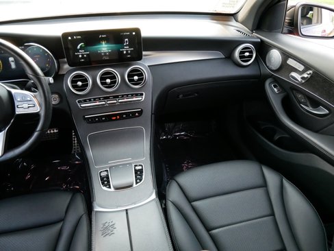Used 2021 Mercedes-Benz GLC 300 4MATIC image 11
