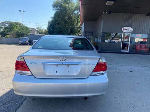 Used 2005 Toyota Camry LE image 5