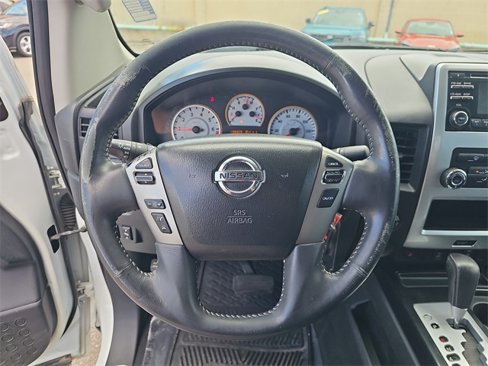 Used 2014 Nissan Titan PRO-4X image 18