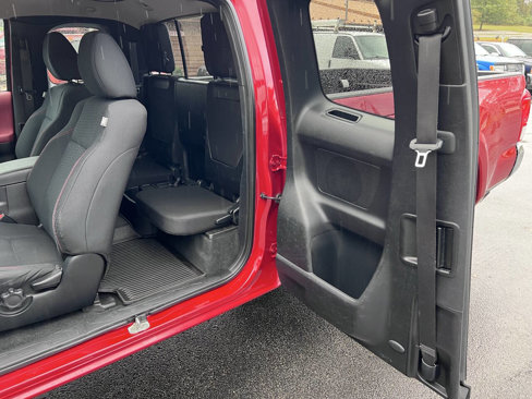 Used 2016 Toyota Tacoma SR5 image 21