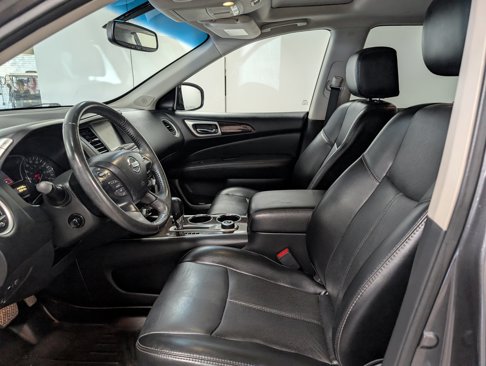 Used 2015 Nissan Pathfinder Platinum w/ Family Entertainment Package image 3