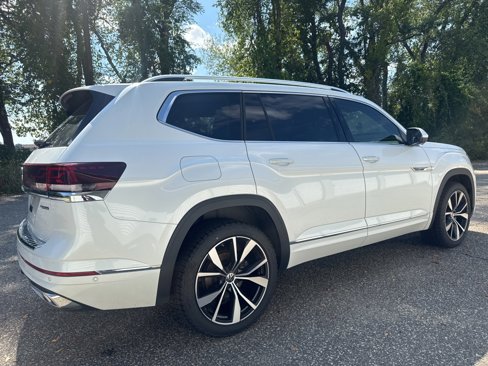 Used 2024 Volkswagen Atlas SEL Premium R-Line image 3