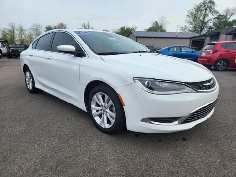 Used 2017 Chrysler 200 Limited Platinum image 7