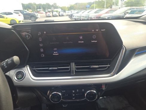 Used 2024 Chevrolet Trax LT image 18