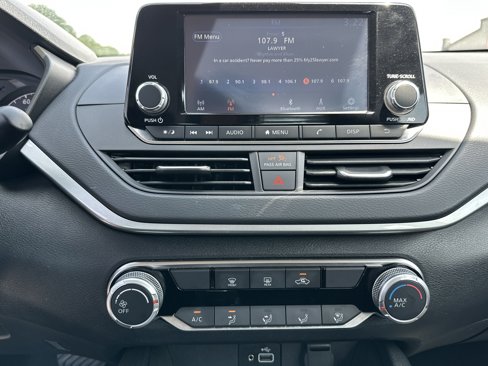 Used 2024 Nissan Altima 2.5 S image 28