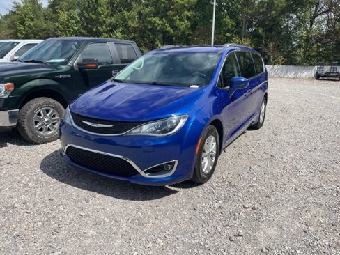 Used 2019 Chrysler Pacifica Touring-L image 3
