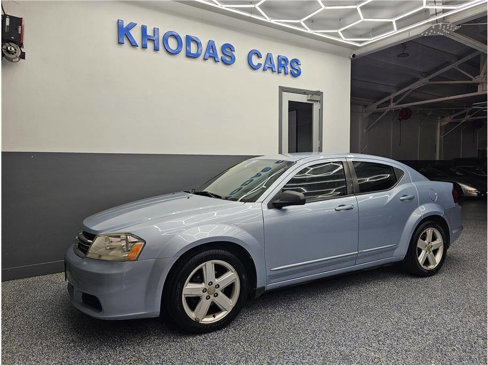 Used 2013 Dodge Avenger SE image 2